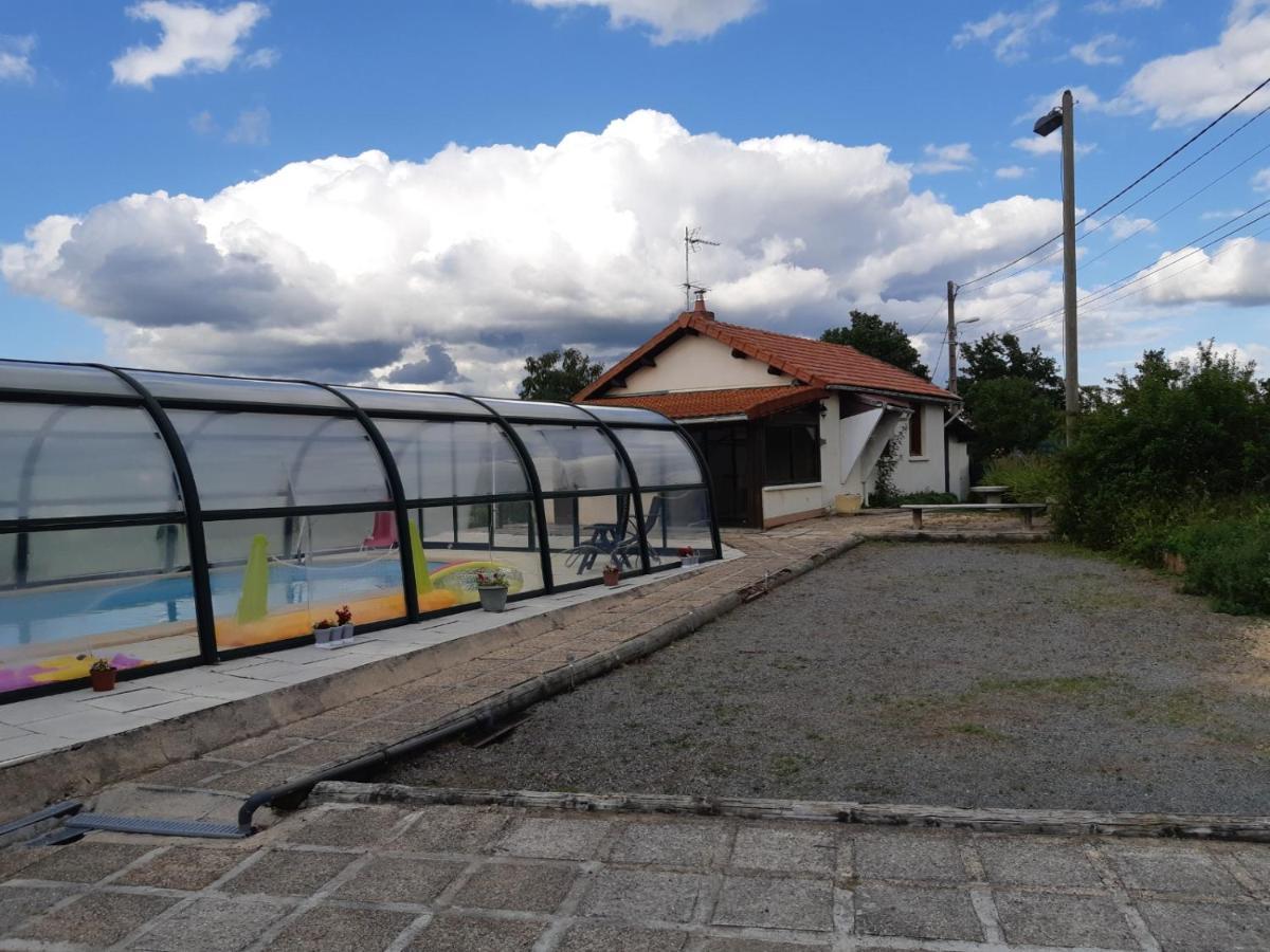 Maison A La Campagne Avec Piscine Flayat Kültér fotó